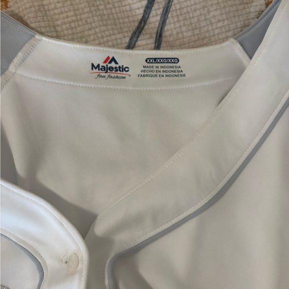 Majestic White and Gray Phillies Women's Jersey - Picture 3 of 3